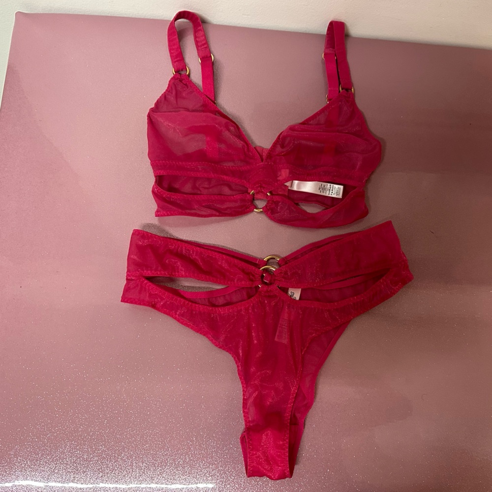 Agent Provocateur bra and panty Set size 4 - Picture 4 of 10